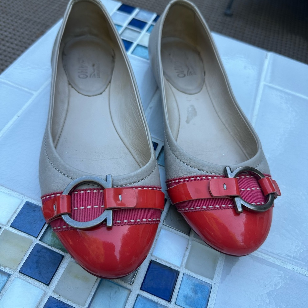Ferragamo Women's Beige and Red Flats